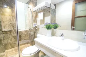 Canary Ha Noi Hotel - Bathroom