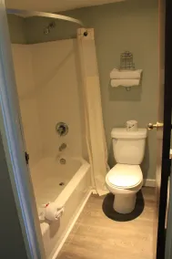 Days Inn by Wyndham Seatac Airport - Salle de bain