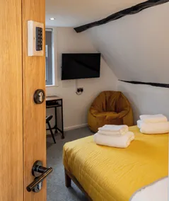 riize - central refurbished self check-in 5 room hotel - Chambre