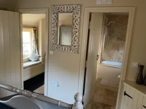 Beckside - Bathroom