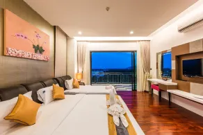 Chalong Miracle Lakeview - Room