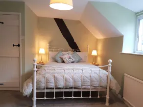 Cruck Cottage - Gorgeous 300 Year Old Cottage Mins from North Yorkshire Moors, Steam Trains and Picturesque Pickering - Room
