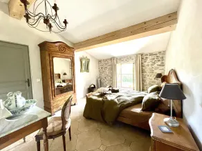 Le Domaine de La Tuilerie - Gîte de charme en bord de rivière avec piscine - Værelse