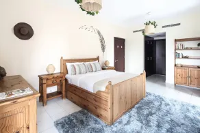 Trendy & Modern 1BR in Marina - Sleeps 4! - Room