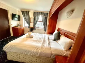 The Shurland Hotel - Room