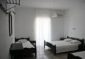 Armadoros Hotel / Ios Backpackers - Rom