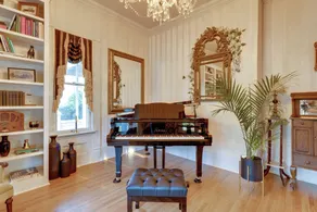 Walk to The Square! Historic Lawrenceburg Home - Interior