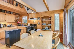 Lamoine Cabin w/ Deck ~ 16 Mi to Acadia Natl Park - Innvendig