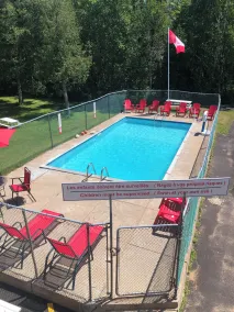 Motel 7 Inn & Suites - Piscine