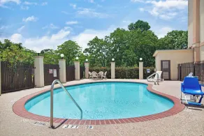 Super 8 by Wyndham IAH West/Greenspoint - Basseng