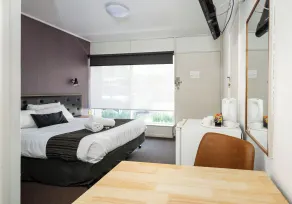 Prince of Wales Hotel Motel - Room