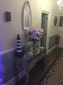 Jasmine House - Interior entrance
