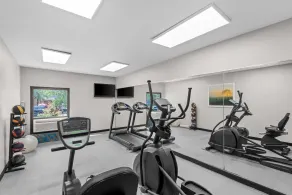Days Inn & Suites by Wyndham Cedar Rapids - Salle de remise en forme