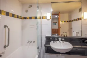 Country Club Tasmania - Bathroom