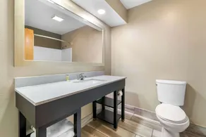 Super 8 by Wyndham Dickson - Salle de bain