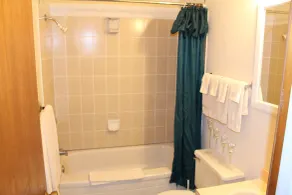 Kokanee Beach Resort Motel - Badezimmer