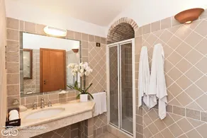 Klassische Residenz Baia delle Palme Premium num1212 - Badezimmer