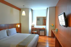 Oak Tree Emerald Hotel & Coventions Semarang - Room