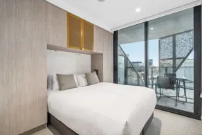 Realm Apartments by CLLIX - Room