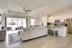 Furnished Lanai & Yard: Comfy Lehigh Acres Getaway - Interiör
