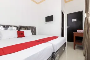 RedDoorz near Sam Ratulangi Airport Manado - Chambre