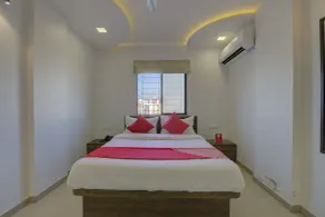 OYO 17036 Rk's Regency - Room