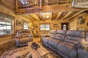 Stunning Creekside Cosby Cabin w/ Deck + Fire Pit! - Interiör