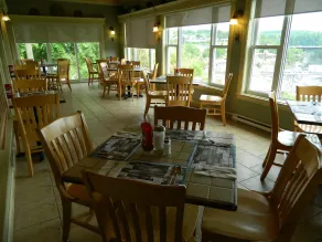 Hilltop Motel & Restaurant - Restaurant