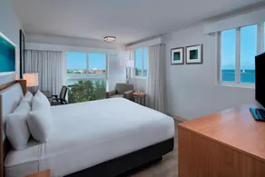 Courtyard by Marriott Nassau Downtown/Junkanoo Beach - Room