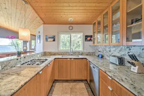 Direct Oceanfront, Big Island Home - Interiør