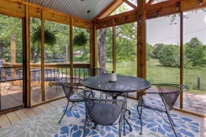 Boat Launch + Screened Porch: Warsaw Cabin Retreat - Interiør