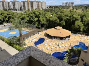 Águas Termais Naturais Piscinas Quentes 24 horas mais Acesso Incluso aos Parques Aquáticos dos Resorts Golden Dolphin Grande Hotel em Caldas Novas - View from room
