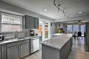 17 Mi to Dallas: Richardson Home w/ Hot Tub - Innvendig