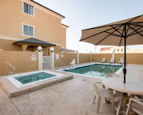 Comfort Suites San Angelo near University - Piscine