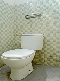 OYO Life 92684 Kost Mutiara Nirwana - Bathroom