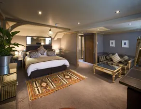 The Farmhouse Hotel and Restaurant - Chambre