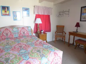 The Historic West Walker Motel - Room