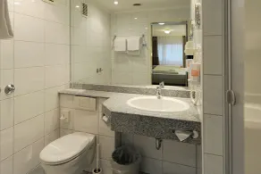 Bellevue Hotel - Bathroom