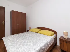 Apartment Katien / One Bedroom A1 - Rum