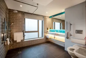 Holiday Inn Express Cambridge West - Cambourne by IHG - Baño