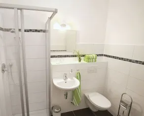 Hotel Olive Inn - Bathroom