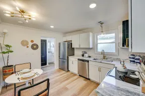 < 3 Mi to Dtwn: Modern Cottage in Greenville! - Intérieur