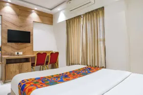 FabHotel Pancharatna Regency - Nr Medicover Hospital - Room