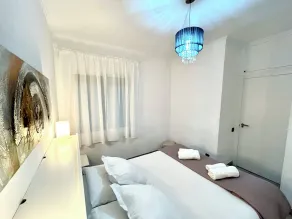 STOR RENOVATERET LEJLIGHED I DECEMBER 2018-IN MEGET STILLET OG KOMMUNIKERET OMRÅDE - Værelse