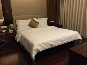 Silin Residence Poly World Trading Center - Room