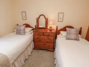 Hollyhock - Room