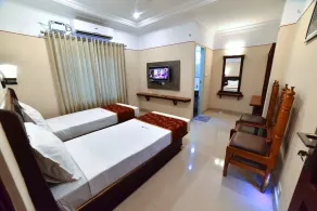 Hotel Vashanth Krishna - Habitación