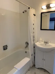 Manitou Motor Inn - Bathroom