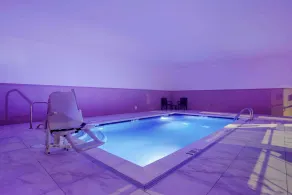 Comfort Inn & Suites Downtown near University - Pool