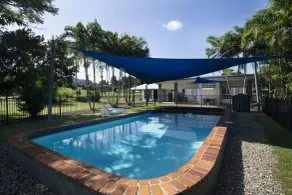 Apartments at Mission Beach - Piscina